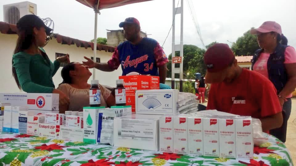 RomeroFelixE's tweet photo. Como parte de las políticas de Atención Integral al Mcpio San Sebastián, nos vinimos a las Comunidades El Rodeo I y II para garantizar la atención médica y además cumplimos con optimizar servicios básicos, el alumbrado público y llevamos actividades deportivas y recreativas. https://t.co/b2dX9aXP8V