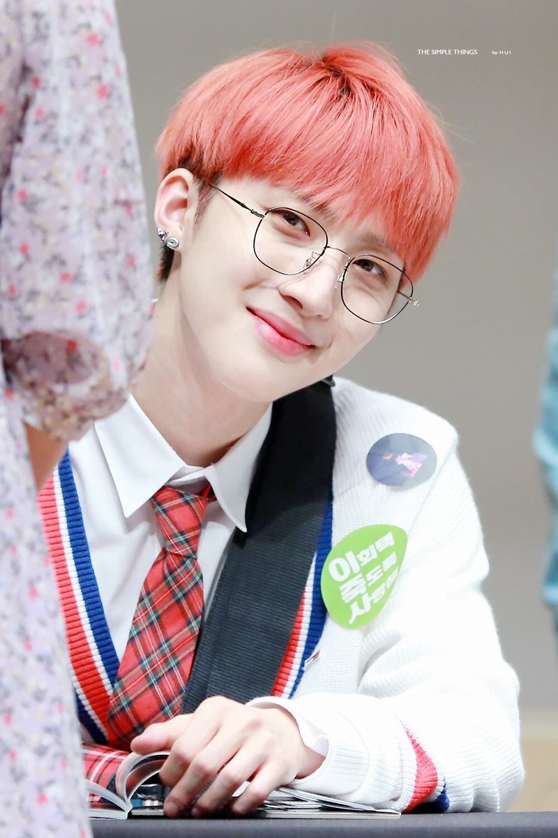 huifiles's tweet photo. 190421 ミ☆ #HUI #후이
↳  the simple things https://t.co/ozg3kMBWSQ