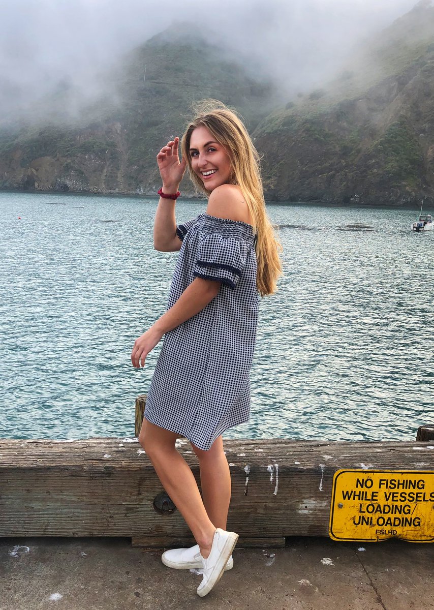 livalittee's tweet image. This is the only picture of me not wrestling my dress to keep the wind from winning. #californiaproblems #butitsstillthebestouthere