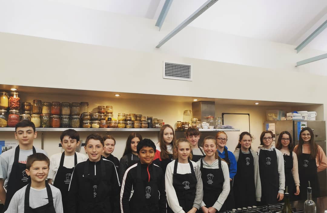 Dublin_Cookery's tweet photo. Our Growing Gourmets 4 Day Easter Course got off to a great start on Tuesday with a lovely bunch of enthusiastic teen Chefs! Watch this space, there's some tasty treats coming through #eastercamp #summercamp #teenchefs #Cooking #tasty #oneweekcourses #dcs https://t.co/U928nGhJM6
