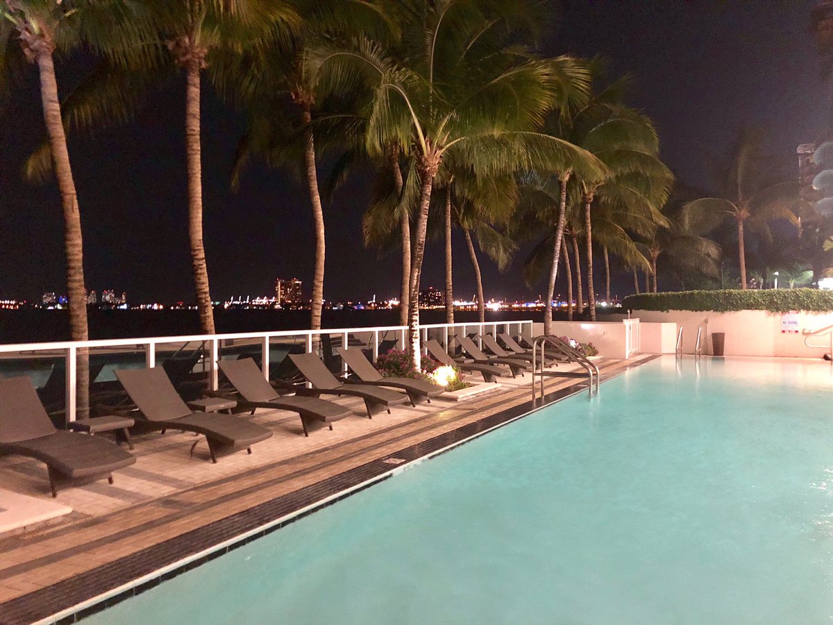 Lincoln_store's tweet photo. Shoutout to my team for having an amazing/killer local event , 3 TVS AND 7 NEW FIBER CUSTOMERS in less than 3 hours !! 😎🏝🔥 #MiamiVice #WorldDomination @javier_esp1nosa @DelaflorDaniel @efrenfavela @jrluna11 https://t.co/Tnj3wht2d6