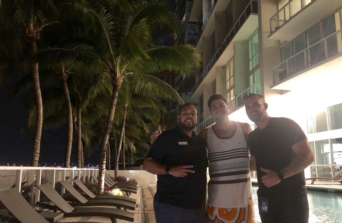 Lincoln_store's tweet photo. Shoutout to my team for having an amazing/killer local event , 3 TVS AND 7 NEW FIBER CUSTOMERS in less than 3 hours !! 😎🏝🔥 #MiamiVice #WorldDomination @javier_esp1nosa @DelaflorDaniel @efrenfavela @jrluna11 https://t.co/Tnj3wht2d6