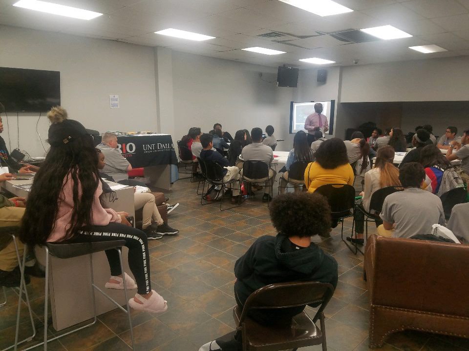 moorlandyatoc's tweet photo. "I'm from the heart of South Dallas...It's not about where you come from, it's about where you're going." A powerful lesson is being learned at this session, Securing Money! @UNTDallas thank you for this session.
#YAchievers #YExcellence #YTeensummit https://t.co/cScLl7iqsY