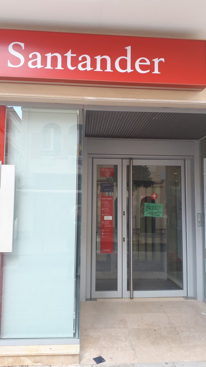 Exiguimos desde #Cambrils 
#AlquilerSocial para nuestra compah 
#SolucionPacoGranada. De norte a sur de este a oeste <a href="/LA_PAH/">Plataforma de Afectadas por la Hipoteca</a> está presente! <a href="/bancosantander/">Santander</a> <a href="/AnaBotin/">Ana Botín</a>