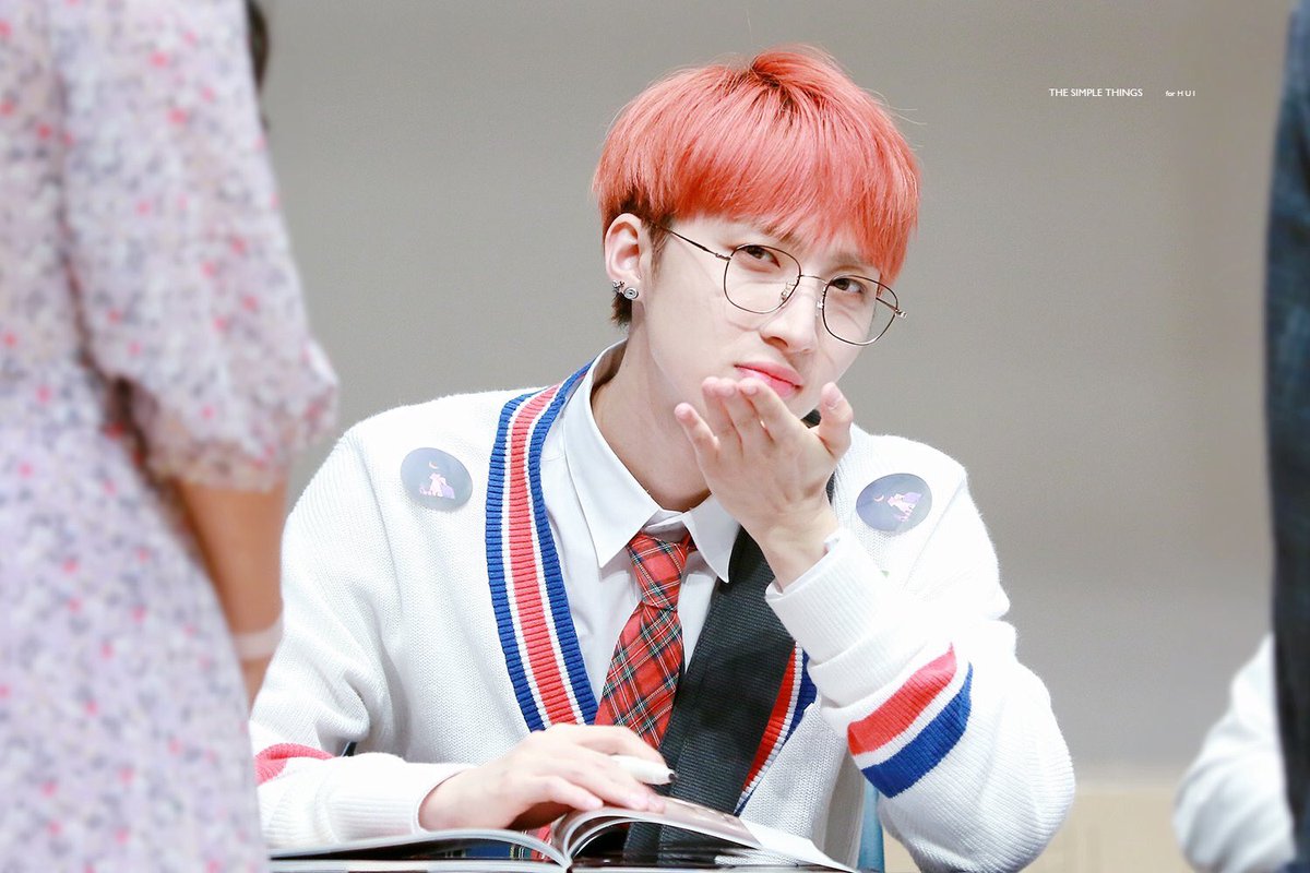 190421 ミ☆ #HUI #후이
↳  the simple things