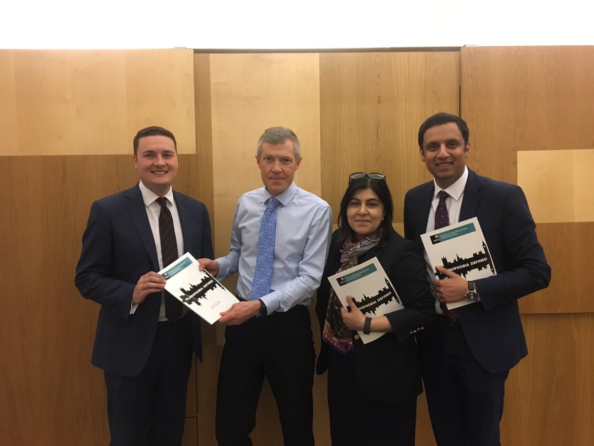 willie_rennie's tweet photo. On behalf of the @scotlibdems I have signed up to the agreed definition of Islamophobia.  Credit to the @APPGBritMuslims for their two-year inquiry.  We must stand together against racism and hatred. https://t.co/ht3APzkwXc