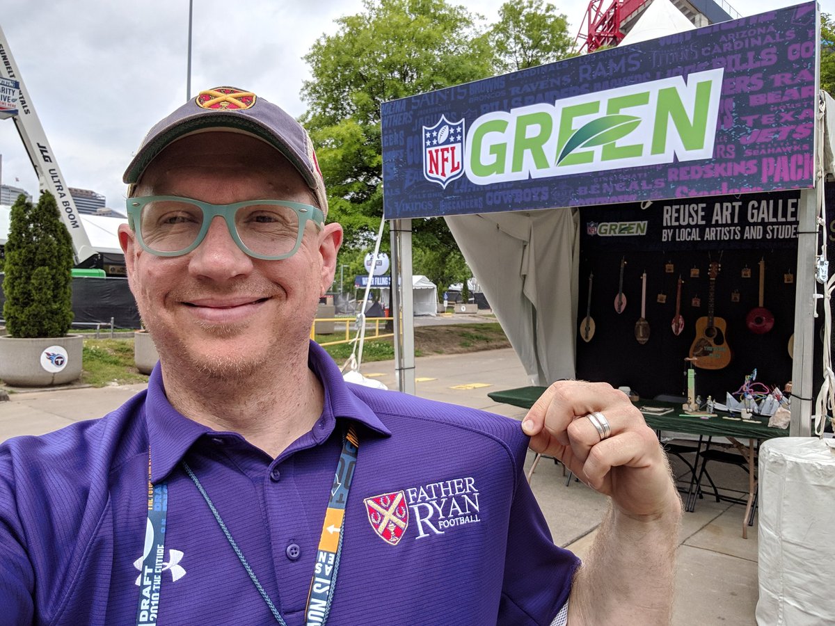 Studio4DatFRHS's tweet photo. @coachbrector you know if I'm getting to work the @NFLDraft as a professional artist I'm gonna rep @fatherryan Football. @NFLGreen thanks for opportunity to talk about using art to divert materials from Nashville landfill #studio4datfrhs #nashvillearted https://t.co/7vZ0FIm1EE