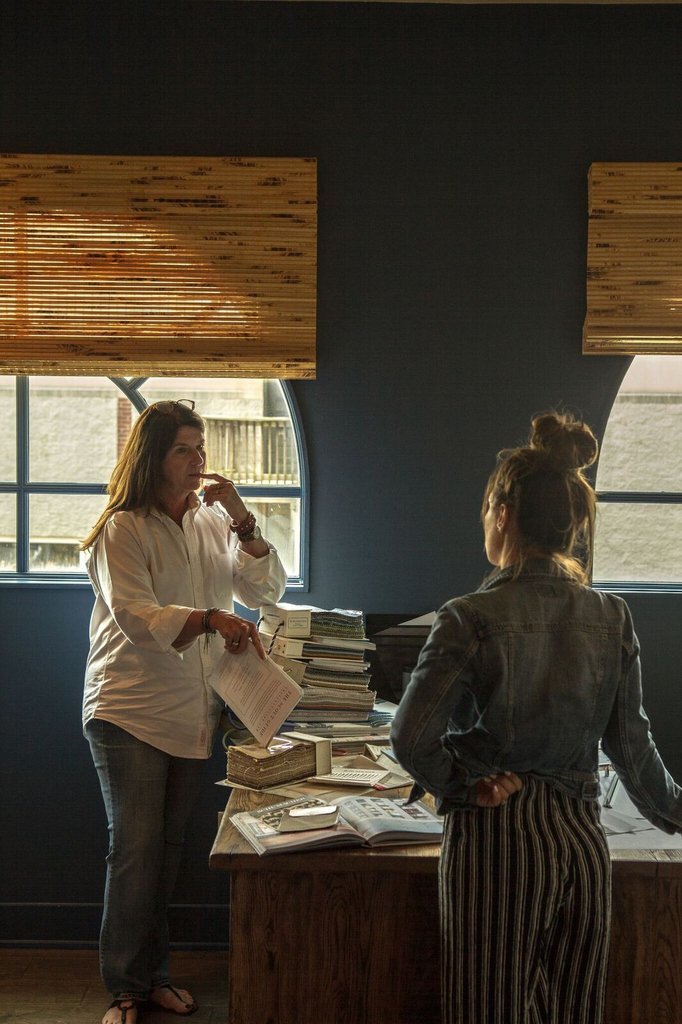GCwhitestone's tweet image. When two designers come together, the conversations are endless! #design #designer #designbuilt #homedesign #interior #interiordesign #interiordesigner #homedesign #designing #designersofinstagram #twoisbetterthanone #whitestoneenterprises