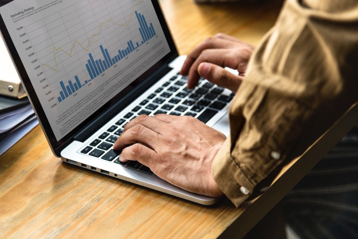 Bias-Variance Tradeoff to Avoid under/over-fitting ! By <a href="/Maher_AI/">Mohamed Maher</a> ! - Please Like &amp; Share ☝️ #STO #AssetBack #TokenData #TokenSale #bitcoin 
buff.ly/2P1Nb7n