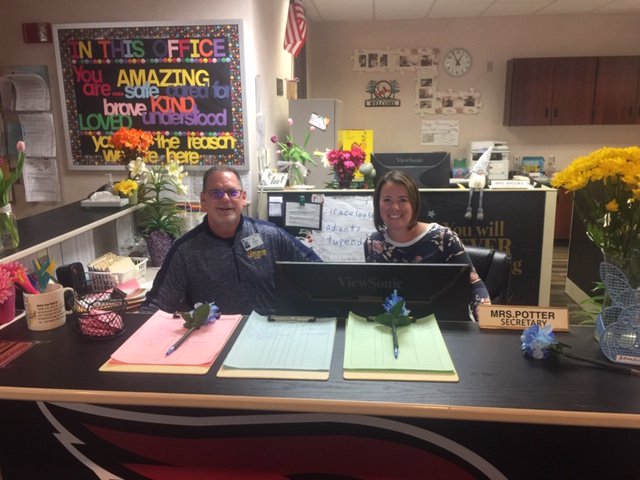vgilbert3's tweet photo. #hahnintermediate secretaries are served lunch in the teachers lounge by @DavisonSchools students while their teachers (Mr. Clifford and Stephanie Owens) man the office on #adminstrativeprofessionalsweek https://t.co/Z5sZ1TORgF