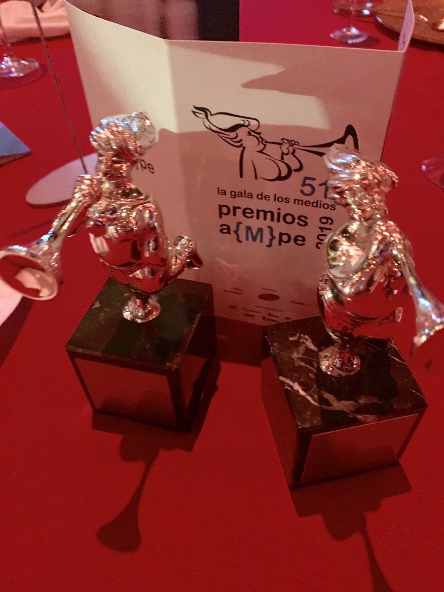 Muy contentos con estos 2 #PremiosAmpe2019 de plata en la categoría de radio y tv. Gracias <a href="/clvmadrid/">CLV</a> <a href="/OMD_Spain/">OMD_Spain</a> <a href="/silvibag/">silvia bajo</a> <a href="/M_CasaresM/">Mariano Casares</a> <a href="/virzal22/">Virginia Sánchez</a> <a href="/eruizmar/">Elena</a> <a href="/Bankia/">Bankia</a>