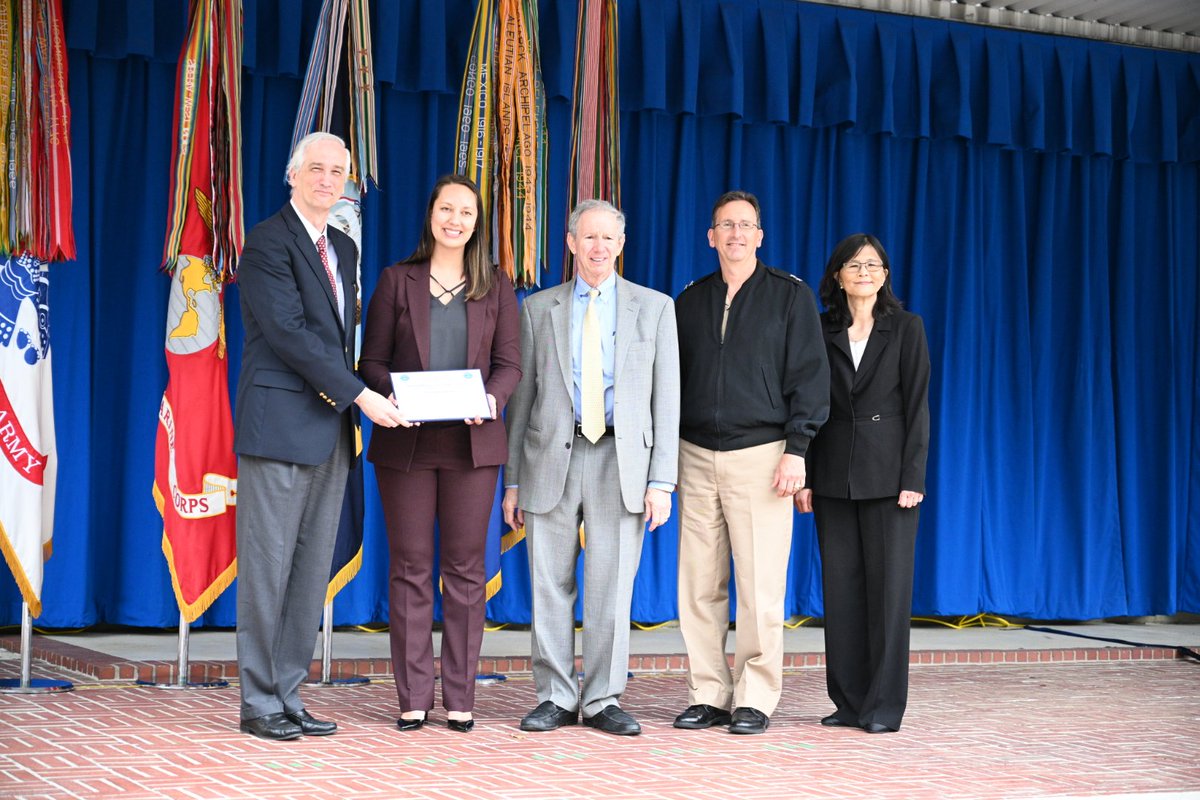USNavyResearch's tweet photo. DoD officials recognize Kathleen Miranda (2nd from left), deputy dir of the Education & Workforce/Naval STEM Coordination Office at ONR, as the DoD STEM Advocate of the Quarter during #DoDLabDay2019. Also from ONR, 2nd from right, is Rear Adm. David Hahn, chief of naval research. https://t.co/PAJFHbKsw6
