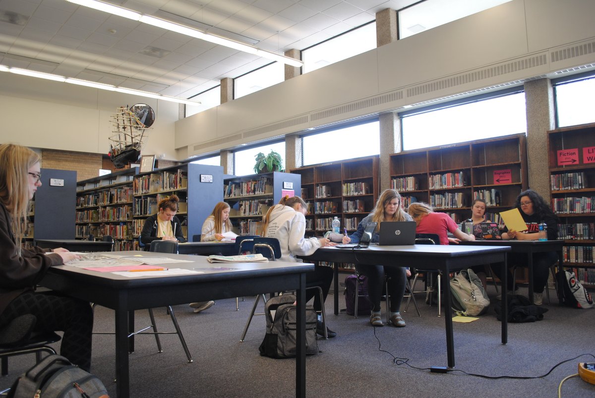 MSouthLibrary's tweet image. AP Lang visited 2nd, 3rd, &amp;amp; 4th periods today, researching as part of a bingo game.  All periods were a great example of academia.  Thank you students! @jsutfin @MSHSactivities @MSHSCommonSense @MrGMSHS @m_south_hs #LoveMPSLibraries #StudyMore