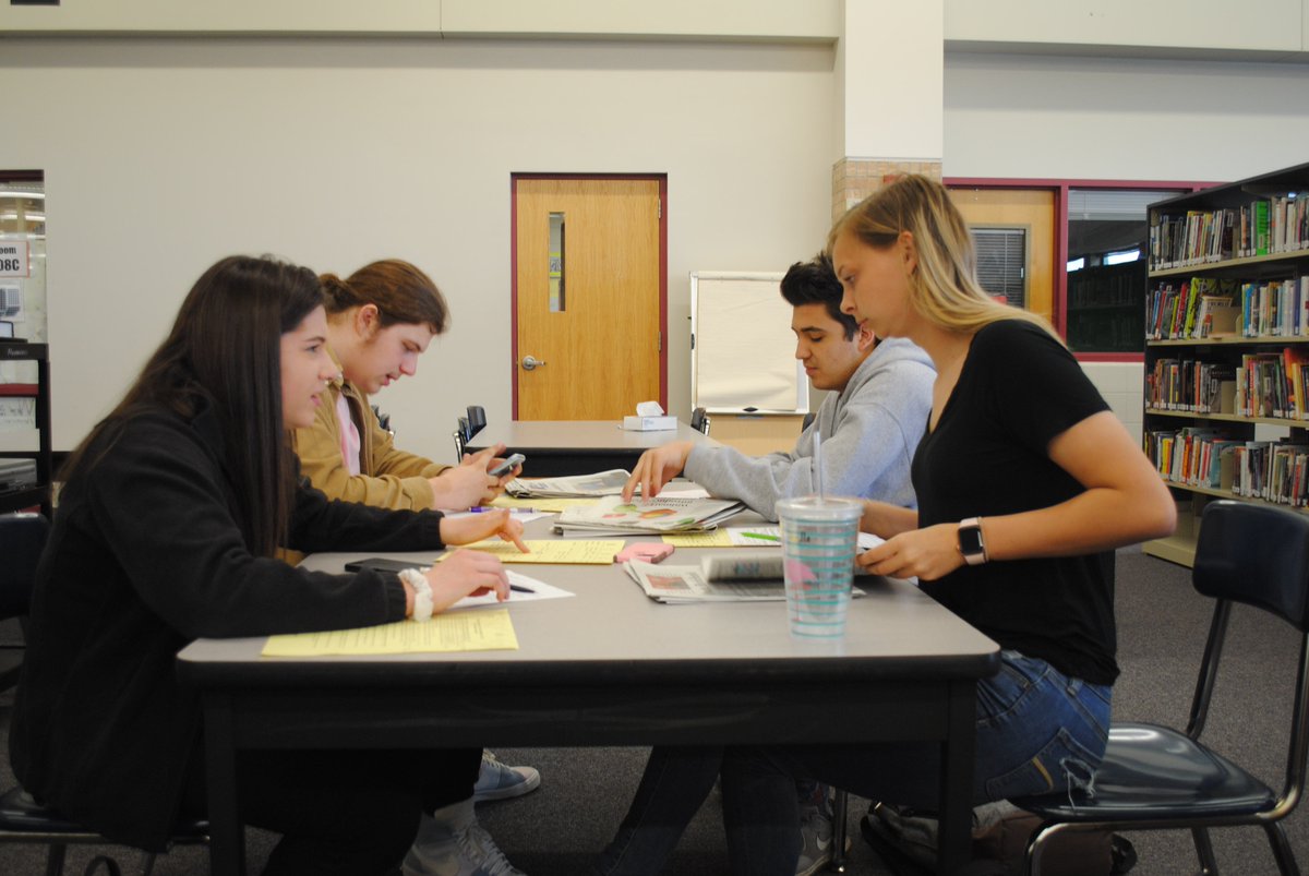MSouthLibrary's tweet image. AP Lang visited 2nd, 3rd, &amp;amp; 4th periods today, researching as part of a bingo game.  All periods were a great example of academia.  Thank you students! @jsutfin @MSHSactivities @MSHSCommonSense @MrGMSHS @m_south_hs #LoveMPSLibraries #StudyMore