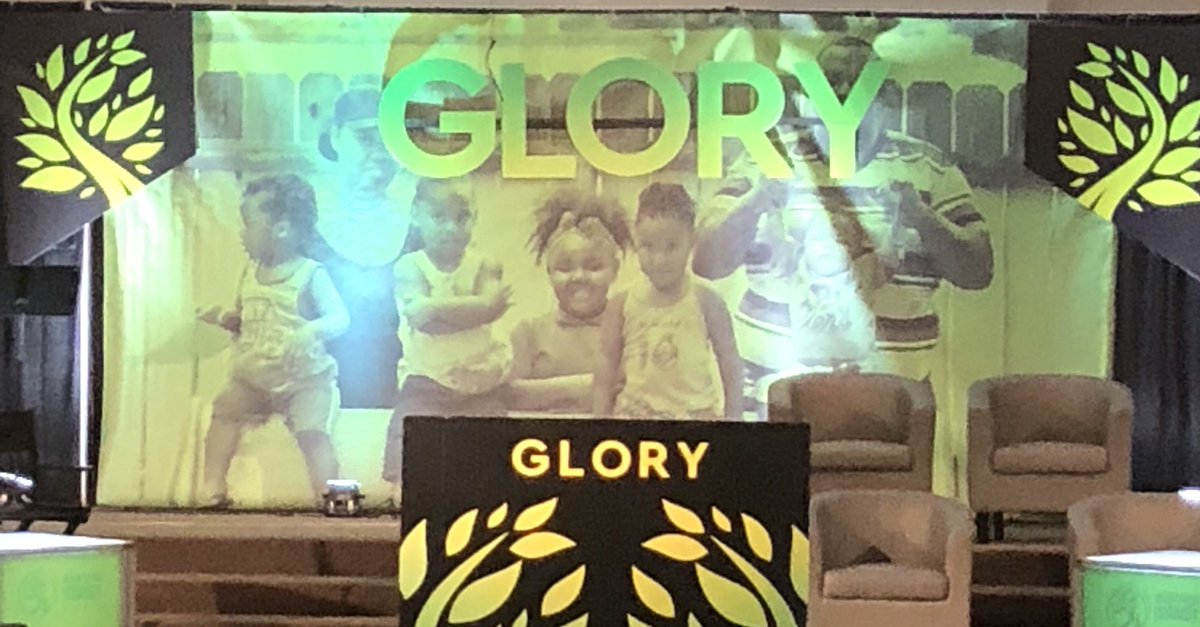 MBKfellowship's tweet photo. Glorious #GLORY2019 building &amp; strengthing our #BelovedCommunity in solidarity w/ community partners @RAACD_Sac @MBKfellowship @InnovBrdg @GetRadiant @Youth_Element @kfmblock @ladykone https://t.co/CrBXjlv6me