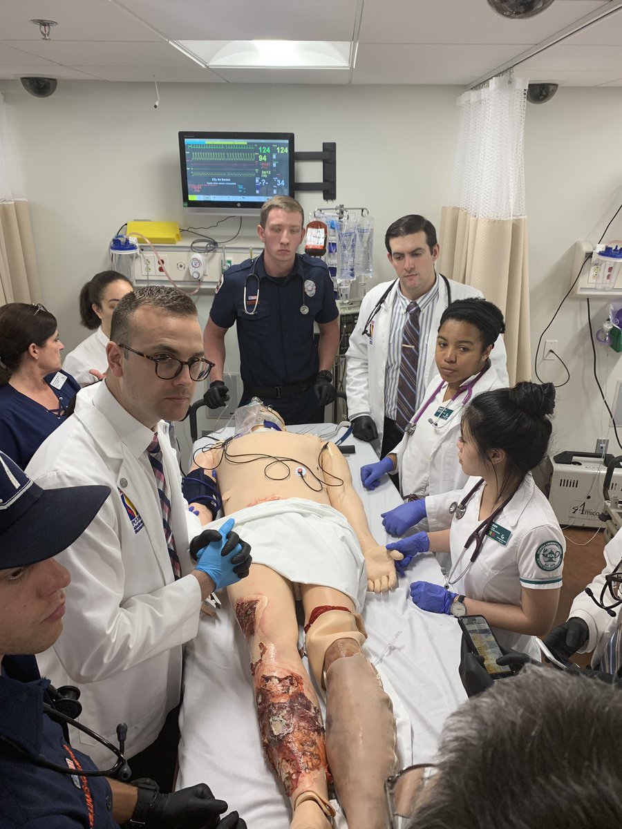 DocSampson13's tweet photo. #traumaday2019 @PCOMGeorgia #SimulationIPE collaboration with @GeorgiaGwinnett nursing students @LanierTech EMT students and 2nd year DO students. @AOAforDOs @GaPhysicianWork @PCOMeducation @GAChamber @CNN @FOX5Atlanta https://t.co/XOtvliEZDH
