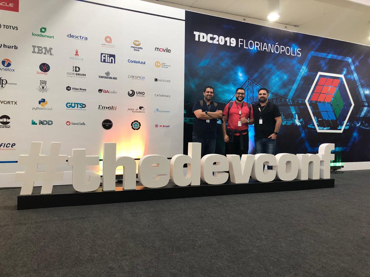 somosbuilders's tweet photo. Nossos Builders no TDC Floripa.
#gobuilders #wearebuilders #platformbuilders #TDCbuilders #thedevconf2019 https://t.co/6Km8f6u64K