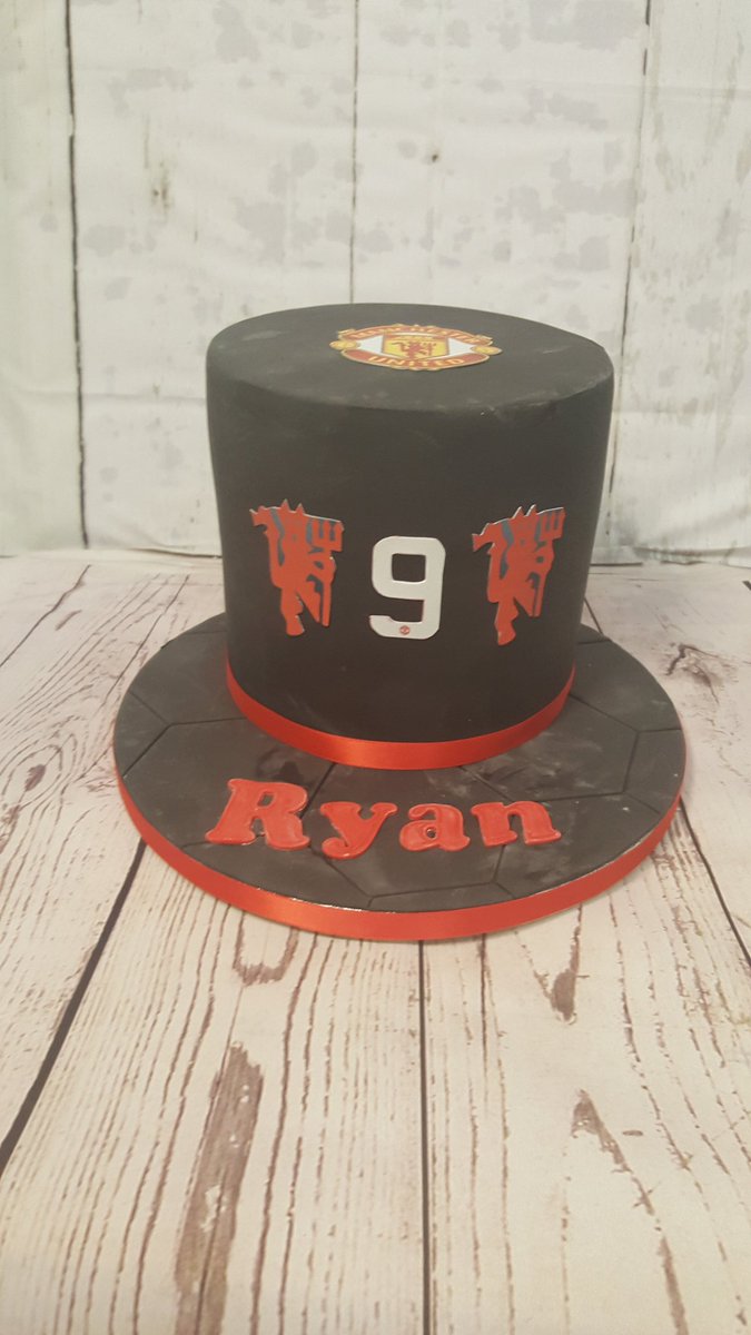 GrayesCakery's tweet photo. Birthdays come in all shapes and sizes. Love that about cake. #neverthesamedaytwice
#grayescakery #cake https://t.co/BZ7uzGhnb4