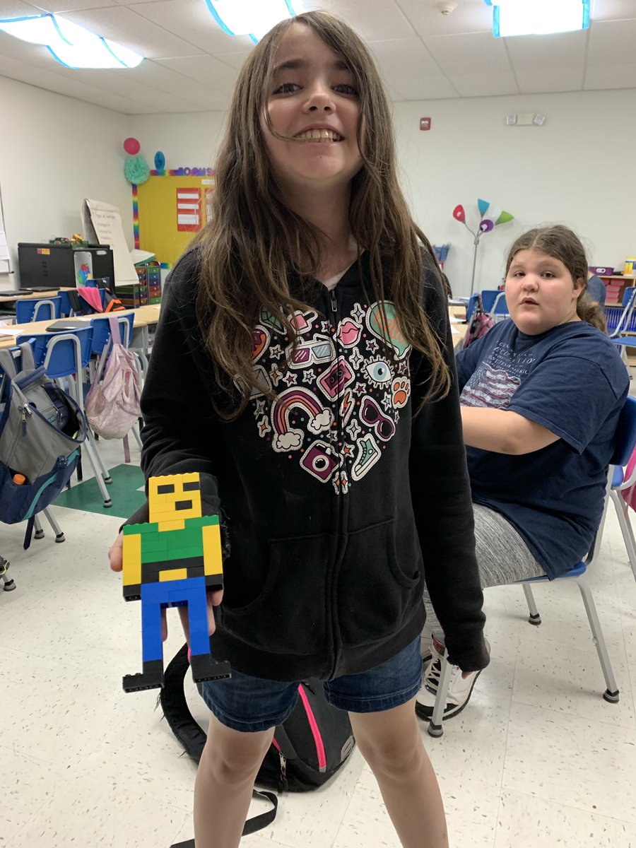 MerklinSuzanne's tweet photo. We don’t let the rain ruin our fun... a little creative time with Legos! #kingstonk14pride https://t.co/3yqm5JTbdN