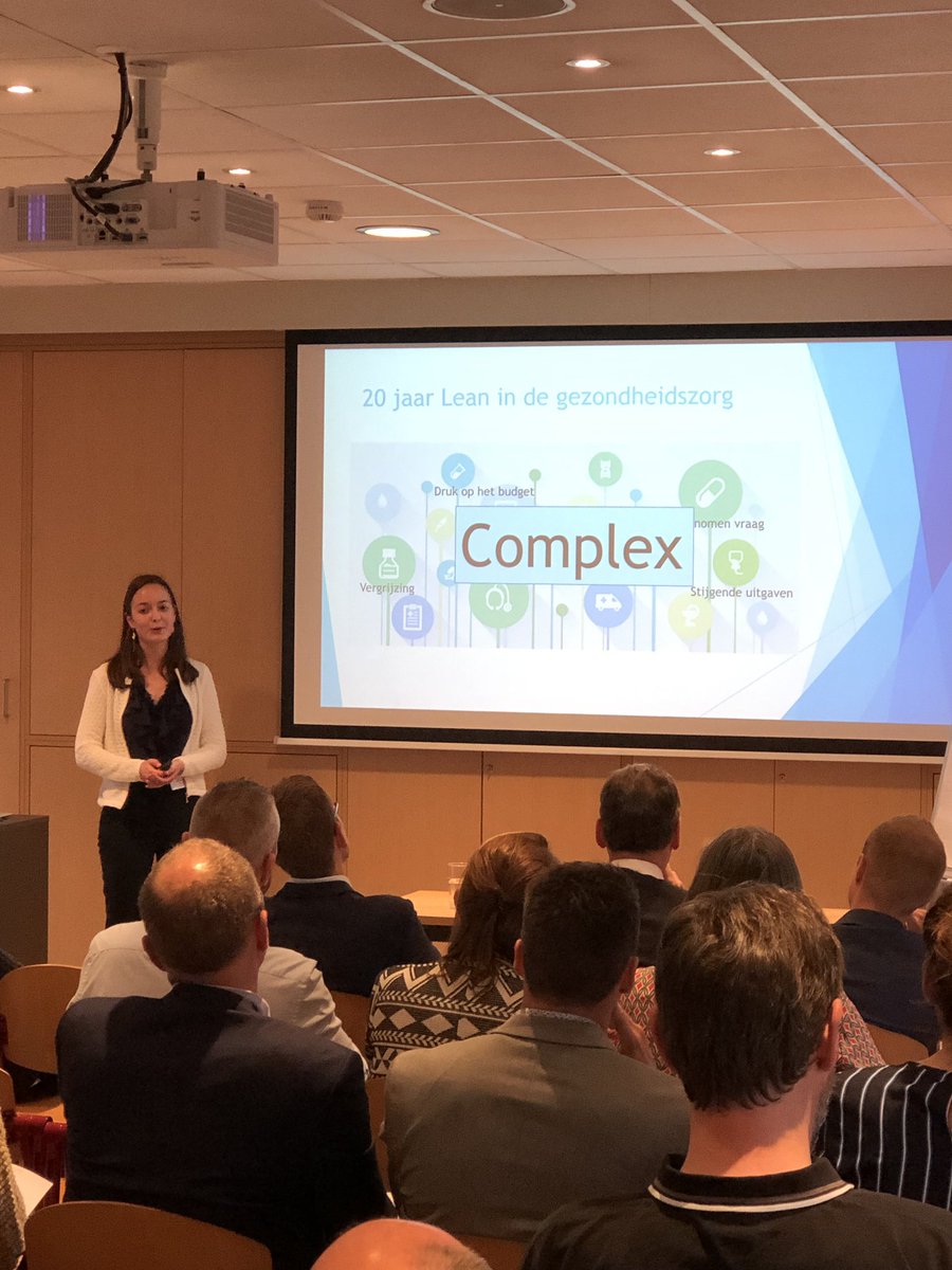 Zorgvzw's tweet photo. Jana Verhasselt, student @ugent spreekt voor een full house publiek. Wat zegt de literatuur nu echt?  #updatelean #leanindezorg https://t.co/OkOHy2yL1S