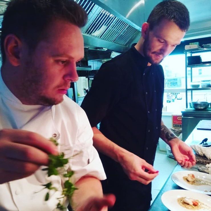 CocoRetro_TW's tweet photo. The chefs hard at work in the kitchen. 
.
.
#cocoretro #frenchbistro #chef #cheflife #allinthedetail #garnish #garnishgame #tunbridgewells #royaltunbridgewells #tonbridge #crowborough #kent https://t.co/1LSOzRxYN8