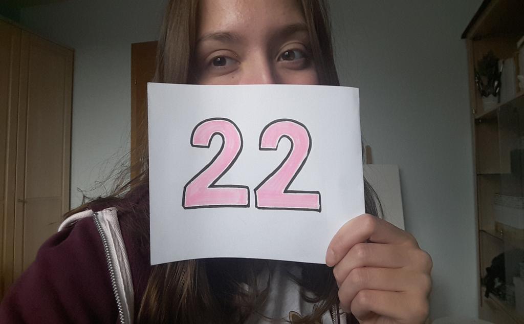 TiniTiniTiniCRO's tweet photo. @TiniStoessel Aca esperando por 22!!! Estoy muy ansiosa https://t.co/dRp7SpetTM