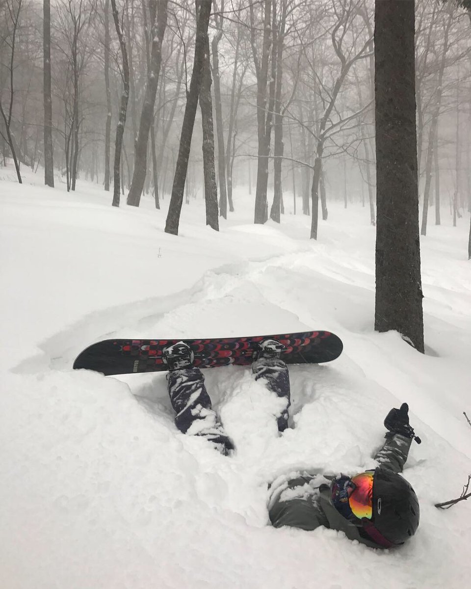 raggedmtnNH's tweet photo. Throwback Thursday to when it was too deep to stay up on your feet ☃️
#raggedmtn // #getragged https://t.co/5R7Ot83dJI