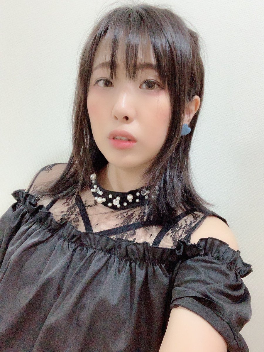 たろう アイプチね コスプレしてない普段の時は折式使ってたんだけど 右目の瞼が重過ぎて2度塗りしても負けるレベルだったから最近使ってなかったんだけど 今日初めてkパレットのアイプチ使ったらガッチリ固まってくれていい感じ 非接着型皮膜式