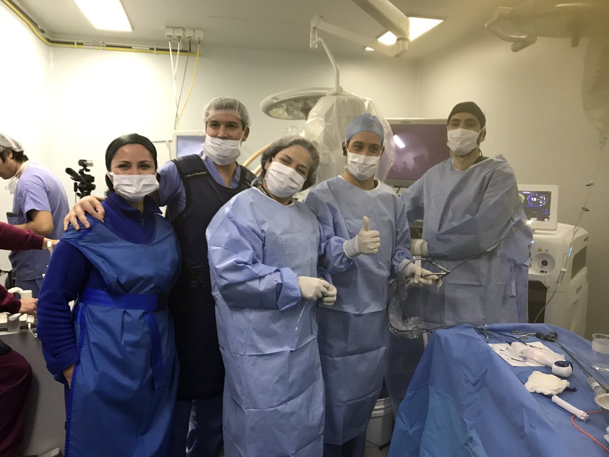 Finalizado el taller!!! Un agradecimiento especial a todos el equipo de trabajo del Hospital clínico de la Universidad de Chile . Exelentes cirugías . Gracias totales