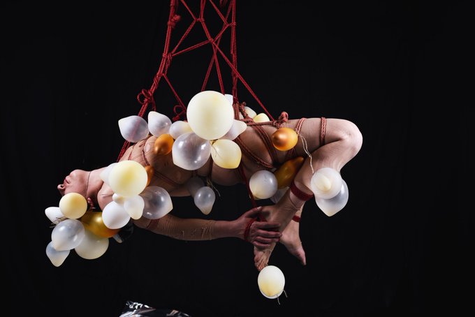 We got inspired by Yayoi Kusama&rsquo;s Accumulation series while coming up with a photoshoot for Gluwur (on