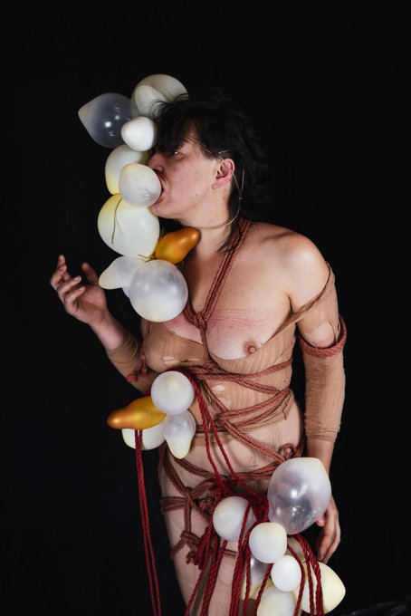 We got inspired by Yayoi Kusama&rsquo;s Accumulation series while coming up with a photoshoot for Gluwur (on