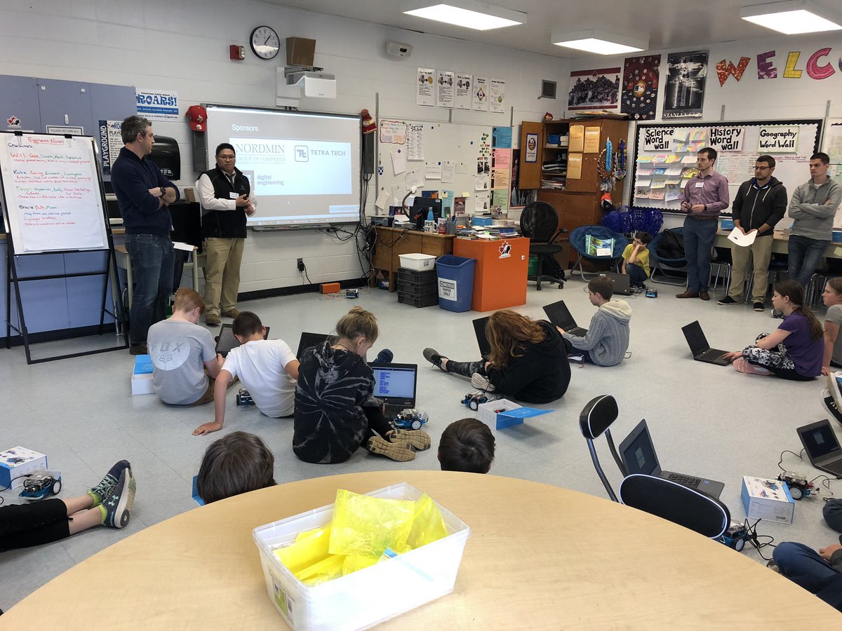 StevensKerry's tweet photo. Crestview 6/7’s enjoying our weekly robotics coding lesson! @LakeheadSchools @codeabotkids @LPS_Crestview https://t.co/taN9GgVi7C