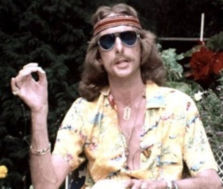 quadrophenja's tweet photo. @EricIdle the new James Bond? https://t.co/61xYr655ZQ
