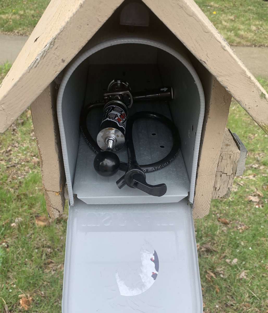 threesabovehigh's tweet photo. This was a first. Guy DM’d us about borrowing a keg pump. Didn’t have one at Thr3es, but had one at my house. He needed it for a party tonight. Sooo of course I left it in my mailbox for him to come pick up. 🤷♂️ #Threesfamily #wealwaysgotyou https://t.co/PcTOWdpKBZ