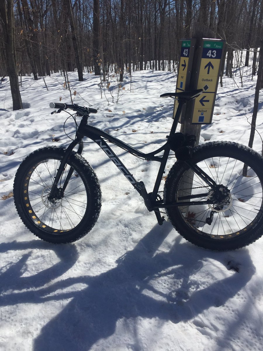 mtbrkerz's tweet image. Today I went out early for a road ride, made it a couple of kms and turned around because I was freezing. Before anyone says I’m fair weather, I added a  pic of this winter. I’m realizing it’s more fun to fatbike at -20 than road ride at 4 degrees. #springproblems
