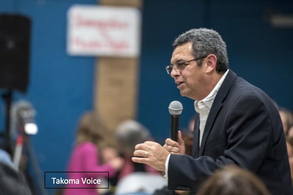 Come help us honor Executive Director of CASA, Gustavo Torres, at Taste of Communities United this Sunday at 6pm! We're excited to celebrate him for his incredible work promoting diversity and immigrants rights. Register for the event here: bit.ly/cuah-taste