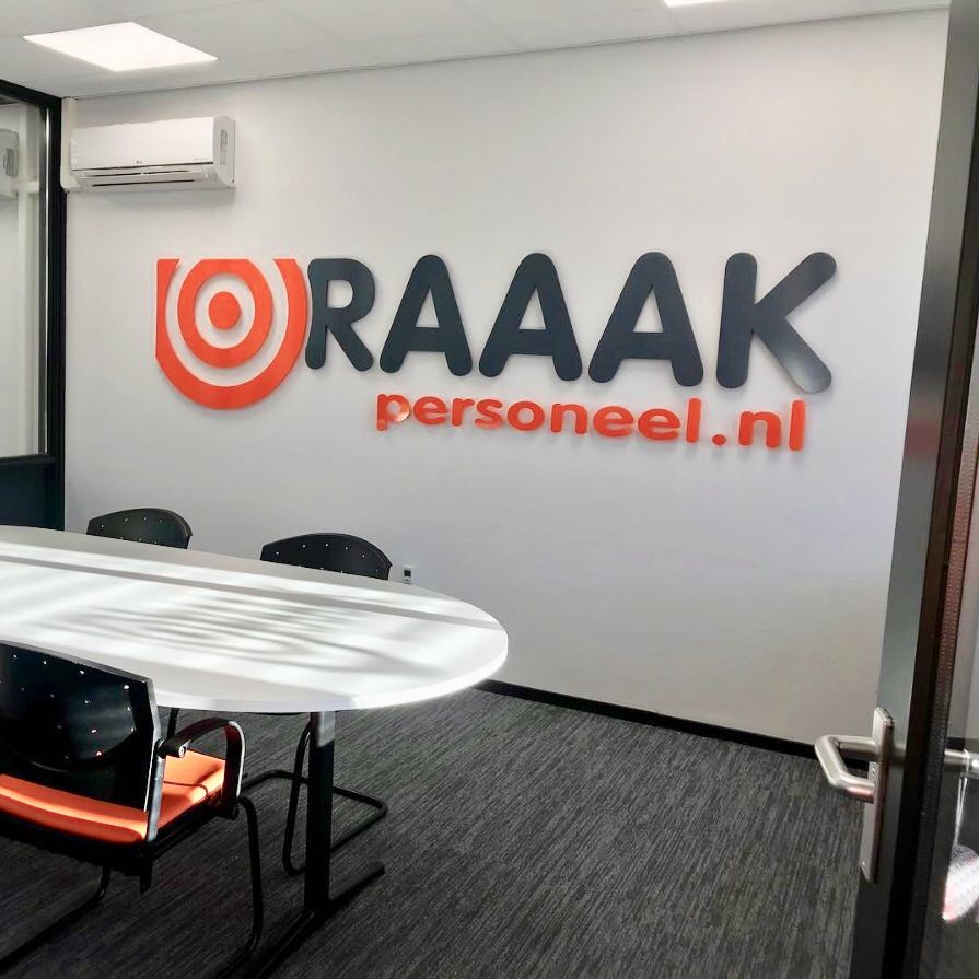 TrengoHQ's tweet image. We&apos;re excited to say that @raaakpersoneel decided to use e-mail besides Chat in Trengo🎉!  #raaakpersoneel #customerservice #teaminbox #TrengoHQ