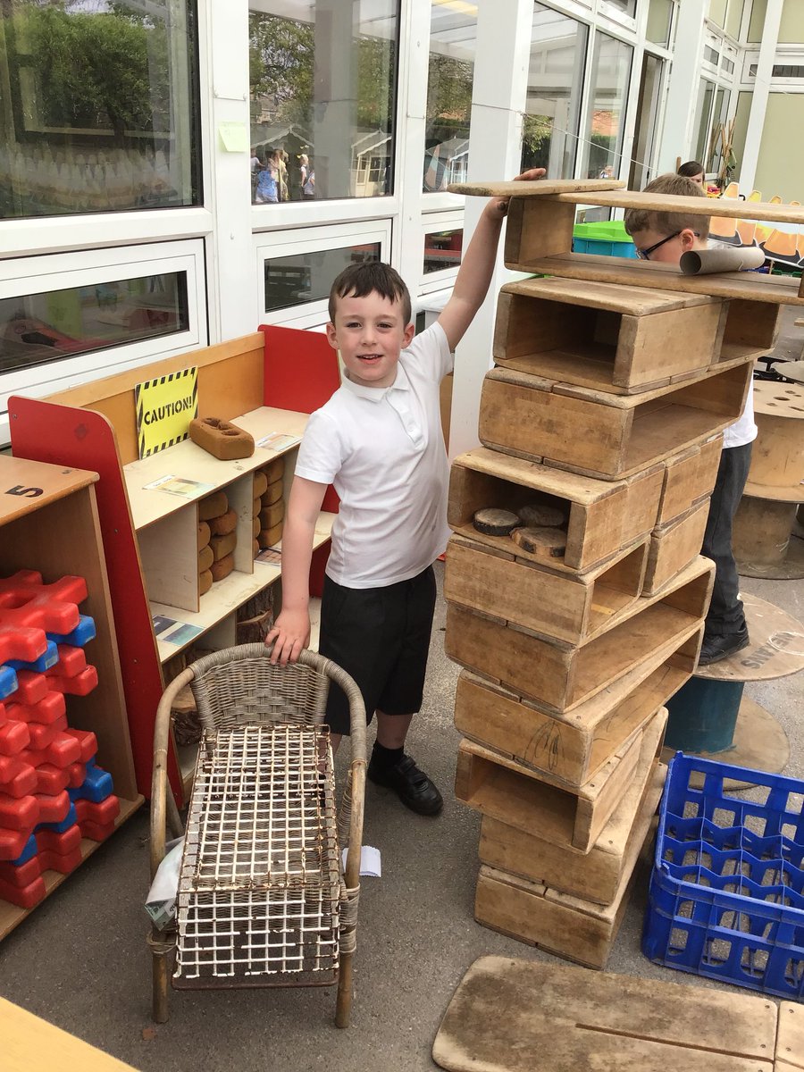 EYFSButterflies's tweet photo. Fabulous creations in both the indoor and outdoor block area! #blockplay #blockarea #EYFS https://t.co/u3ao3xg2O8