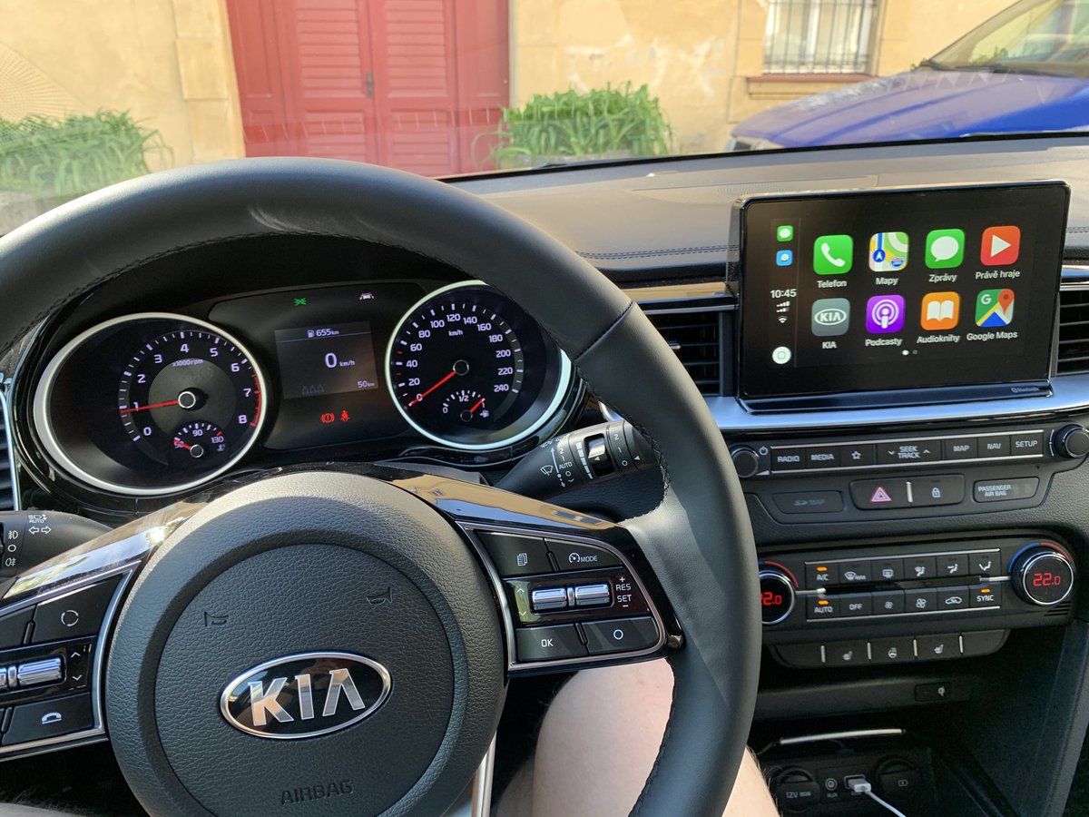 kecinzer's tweet photo. Nový mazlík 🤩 #kia #ceedsw https://t.co/572s0Yc8QC