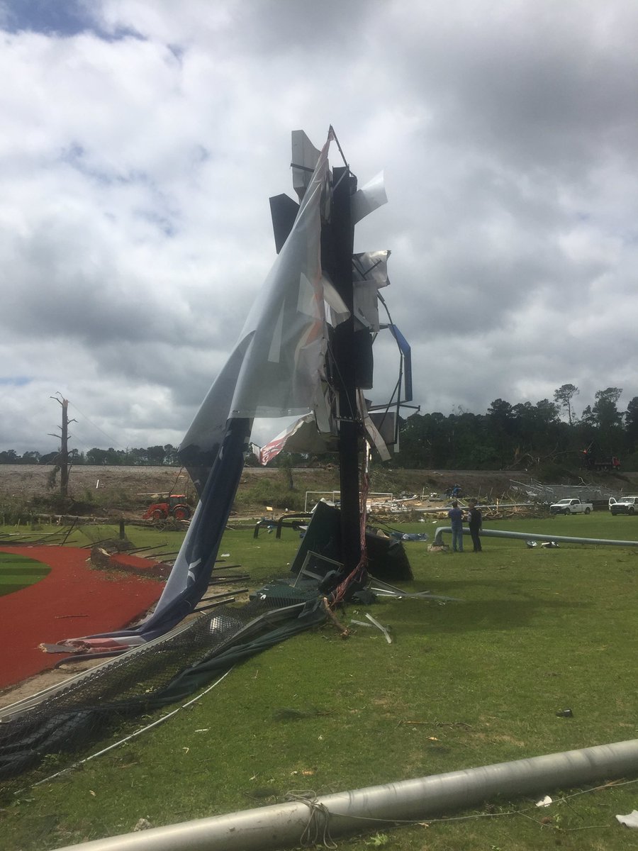 BriaJonesTV's tweet photo. This damange is surreal.... Even sadder that it’s just days before the Lady Techsters were set to play their final home game of the softball season. @LATech #RustonTornado #Ruston https://t.co/KbgpLfZBEt