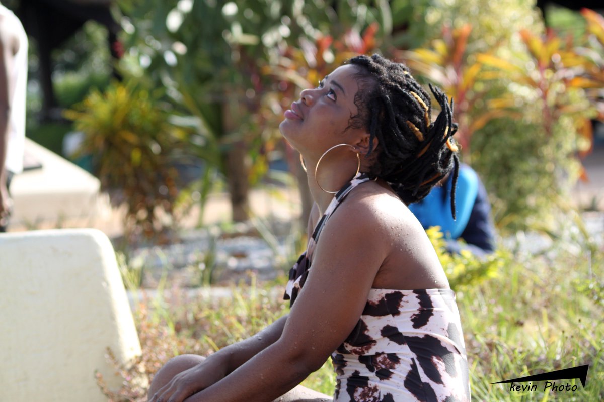 BoniNcho's tweet photo. Photographe: Kevin N'CHO
Modèle: Christ belle https://t.co/Crl6moISg6