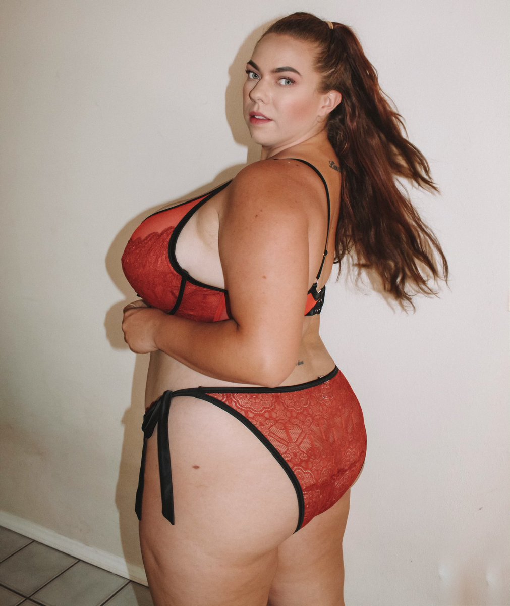 theashleighdunn's tweet image. That new @PlayfulPromises X @gabifresh has me feeling like 🔥