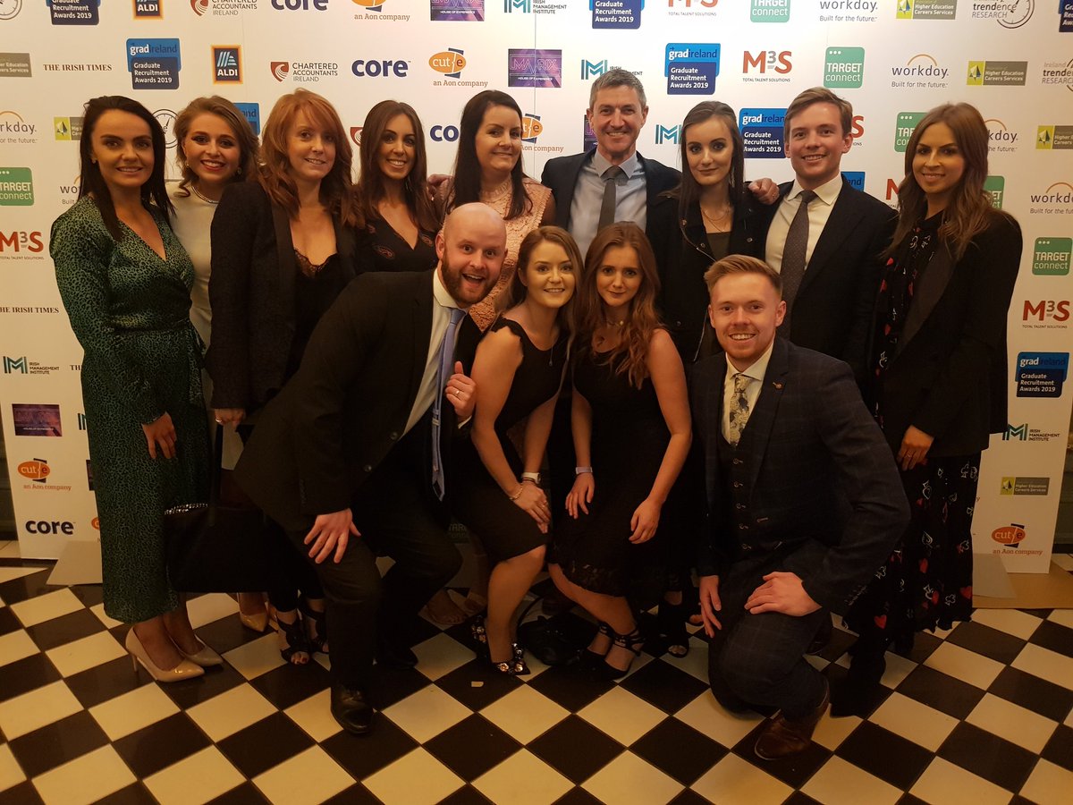GrantThorntonIE's tweet photo. The @GrantThorntonIE crew ready to go at the #gradawards19 https://t.co/9X1Z581Aet