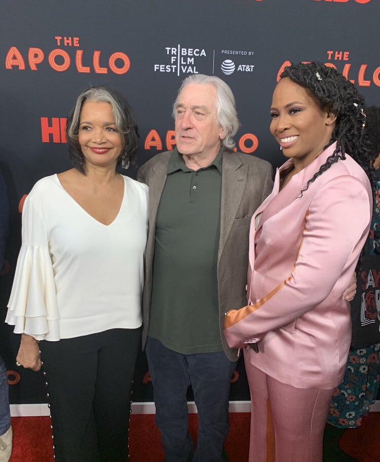 quarkfilms's tweet image. Two hours after arriving in New York I hotfooted it straight to @ApolloTheater for the inspiring #TheApollo documentary by @RogerRossWill - AMAZING! All thanks to @JeanieFinlay #Tribeca2019