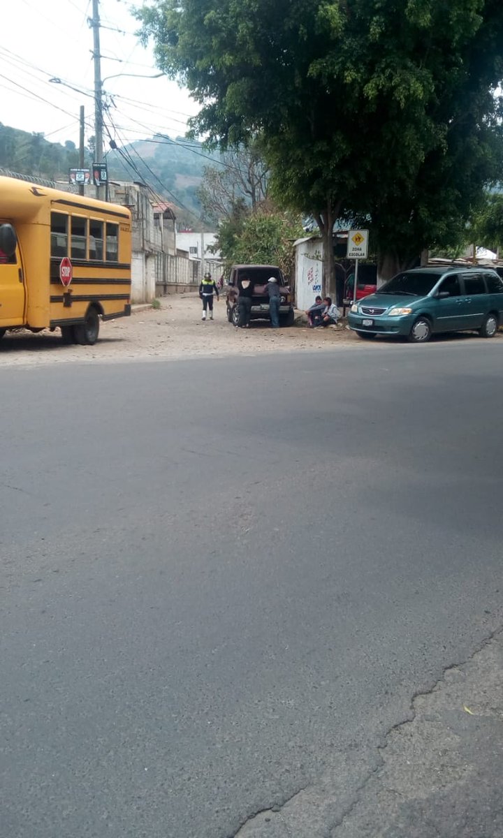 PMTVILLACANALES's tweet photo. 🚸#HoraEscolar🚸 

Resguardamos la seguridad de los pequeños peatones del Municipio cubiendo #HoraEscolar todos los días en distintos centros educativos.

Por el respeto a tu vida y a la de los demás #PmtVc. https://t.co/8piK5DHeO8