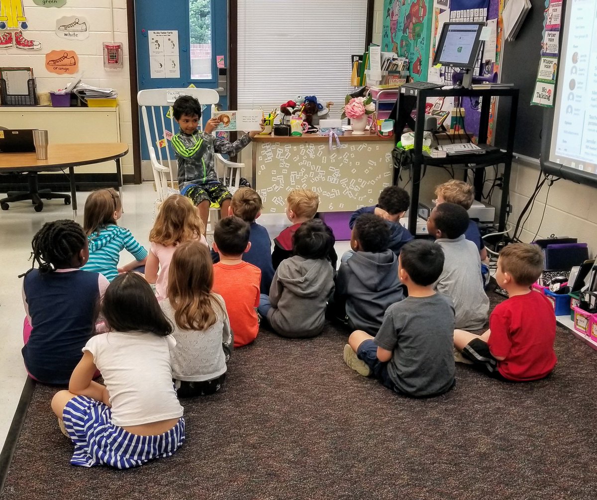 MrsAllysonRo's tweet photo. This sweet first grader got to choose his prize for Spin the Wheel and he chose to read a book to a kindergarten class! @gaudens1st @Potowmack_ES https://t.co/v4PvdVU4yo