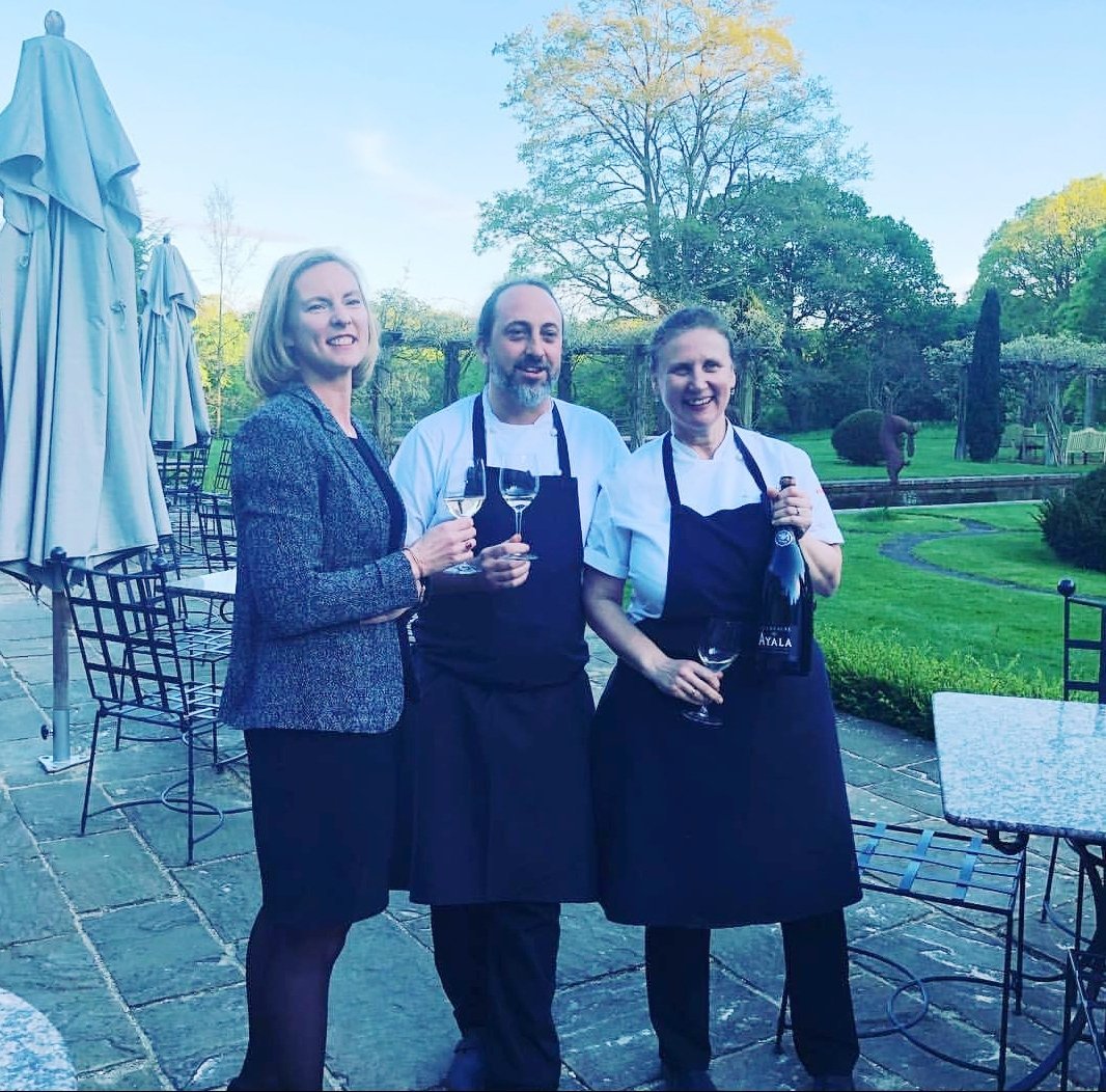 Catching the last of the spring sunshine with @AngelaHartnett <a href="/limewoodhotel/">Lime Wood & Herb House</a>