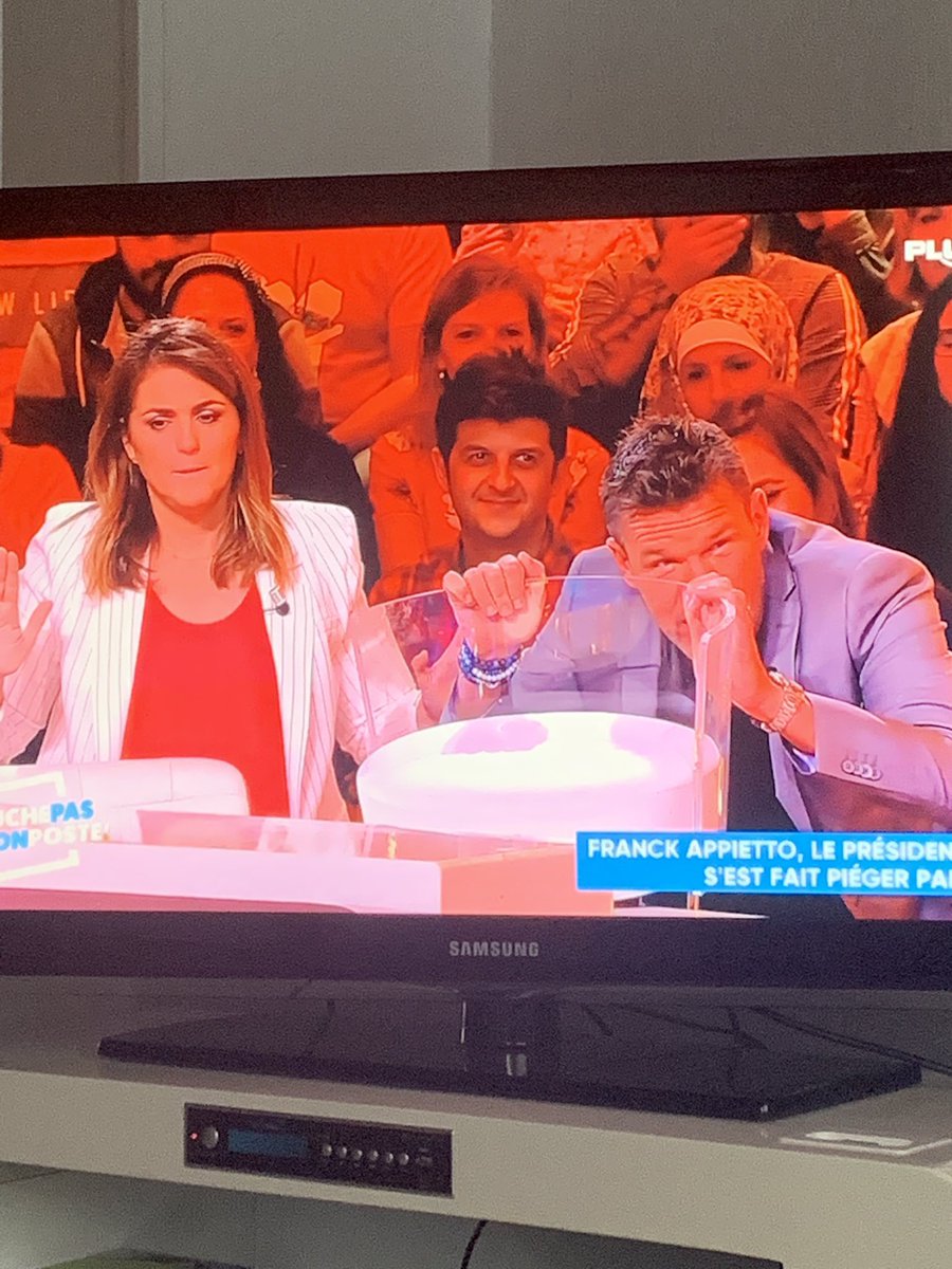 DeWulf2's tweet photo. Concentré sur l émission @TPMP @DavidAntoine https://t.co/IjmkxfOkz8