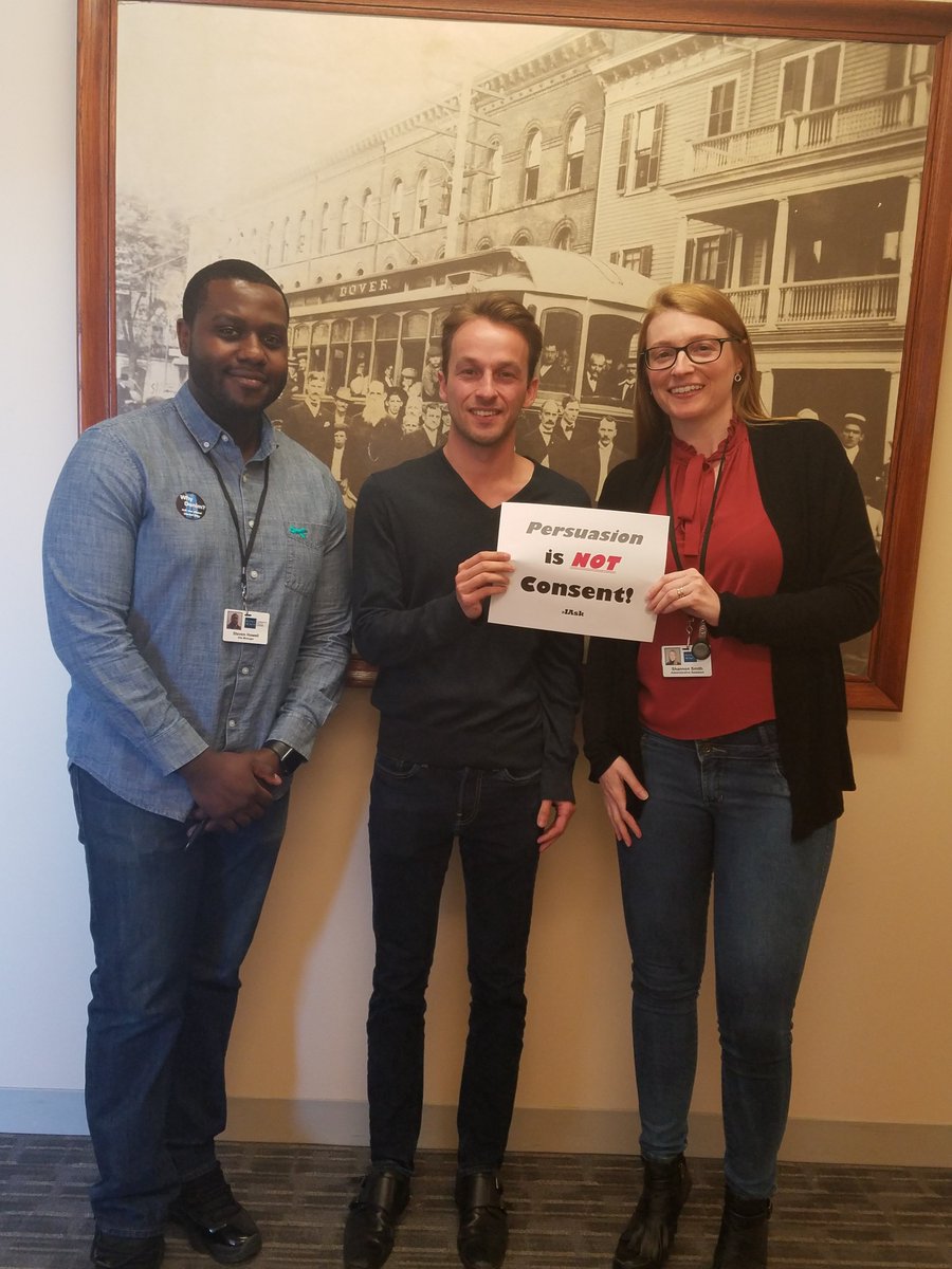 Zufall_Health's tweet photo. Yesterday Zufall staff wore jeans in recognition of #DenimDay to show support for survivors of sexual violence and to encourage education surrounding the issue. Learn more about Denim Day here: https://t.co/72BYIAMgAn #SAAM19 #SAAM https://t.co/Wj3XJRn7Fo