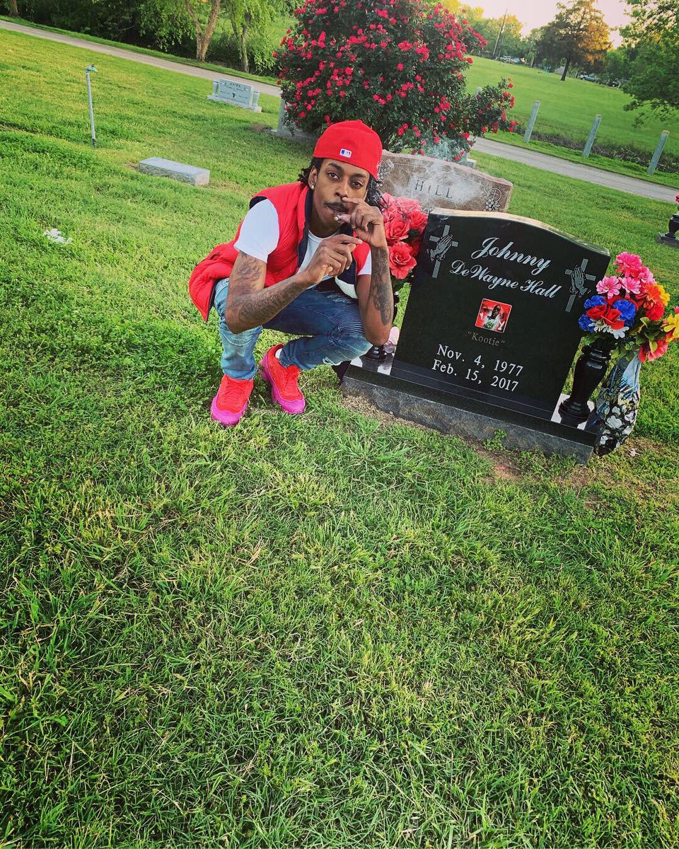 TyTDrizzle's tweet photo. I’m Protected By These Ghetto Angels❤️🤞🏾 #LLBigHomie #BIGWOLF3x https://t.co/GaGhV93C4e